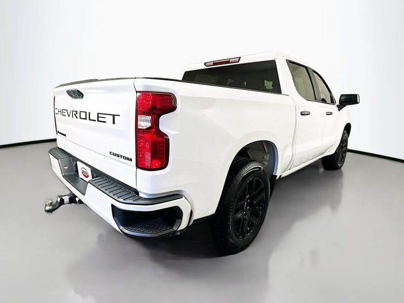 2024 Chevrolet Silverado - Image 3