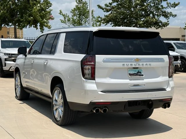 2023 Chevrolet Suburban - Image 3