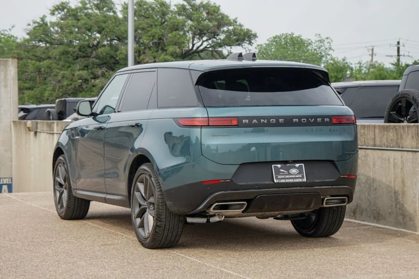 2026 Land Rover Range Rover Sport - Image 3