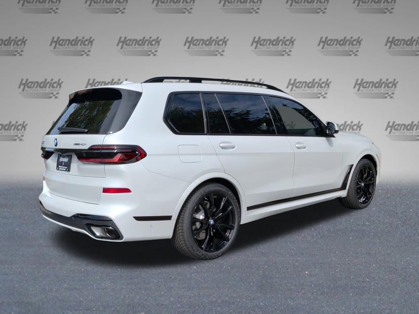 2027 BMW X7 - Image 1