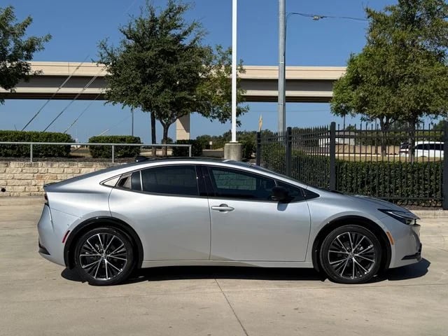 2024 Toyota Prius - Image 2