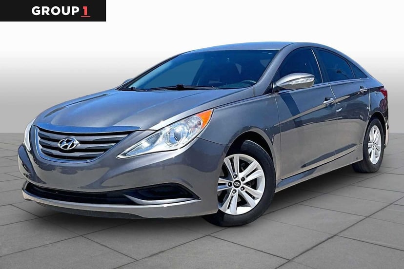 2014 Hyundai Sonata - Image 2