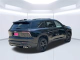 2027 Chevrolet Traverse - Preview 5