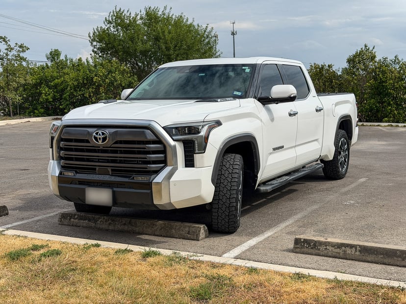 2022 Toyota Tundra - Image 1