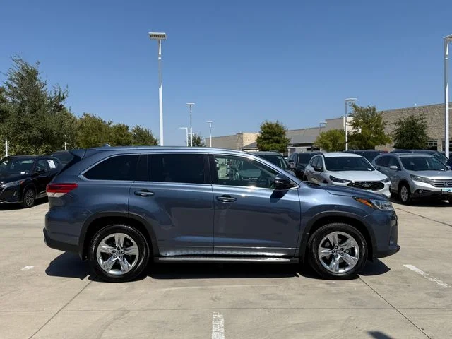 2019 Toyota Highlander - Image 2