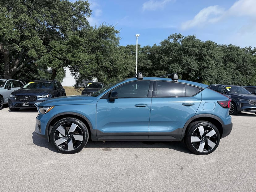 2023 Volvo c40 - Image 2