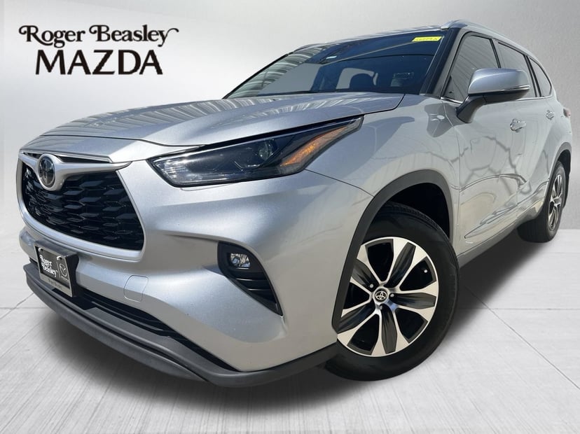 2022 Toyota Highlander - Image 1