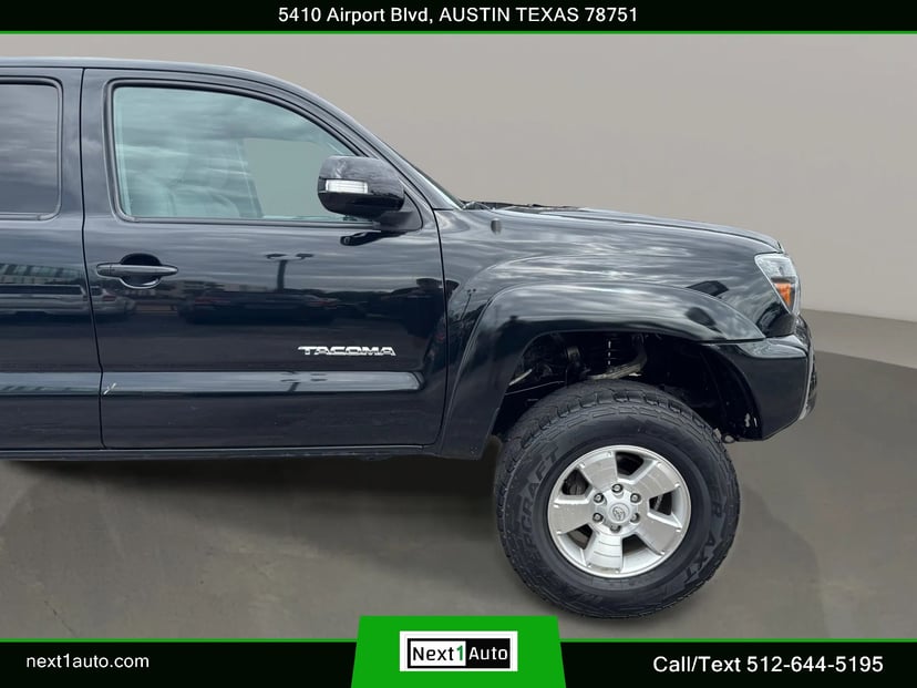 2015 Toyota Tacoma - Image 2