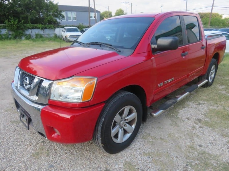 2012 Nissan Titan - Image 2
