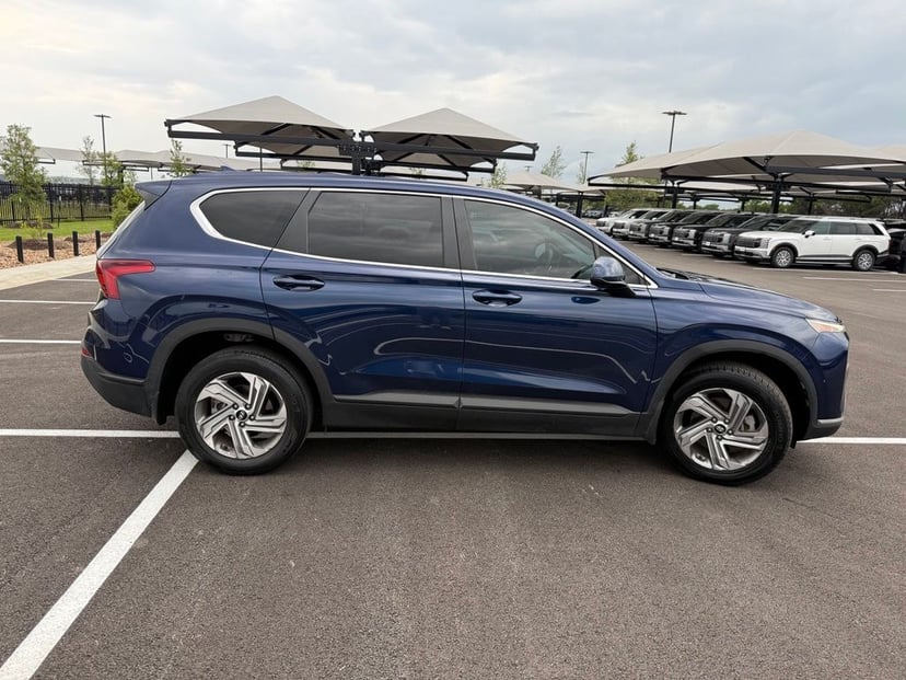 2023 Hyundai Santa Fe - Image 2