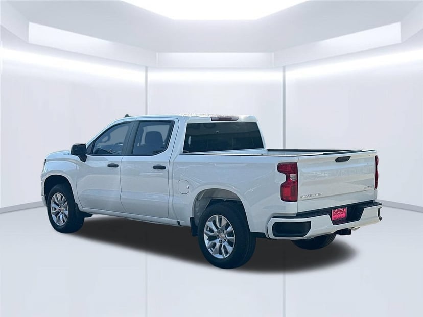 2026 Chevrolet Silverado 1500 - Image 3