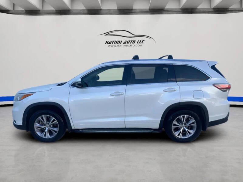 2015 Toyota Highlander - Image 1