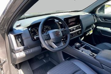 2026 Nissan Pathfinder - Image 2