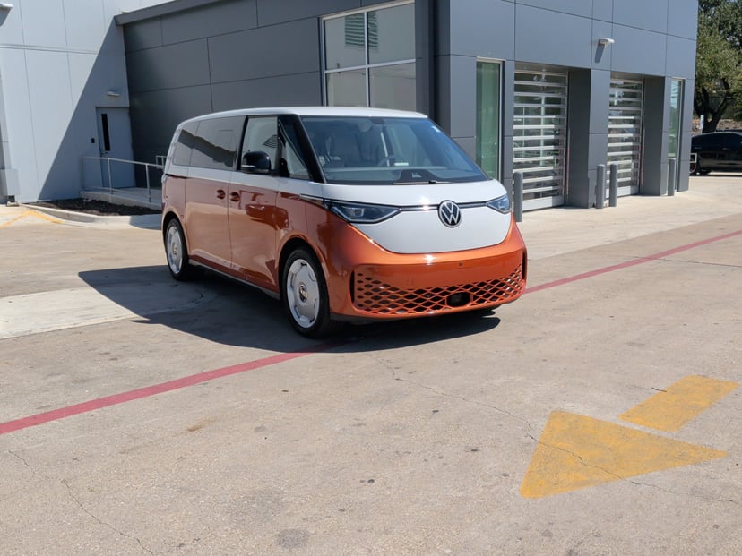 2025 Volkswagen ID. Buzz - Image 1