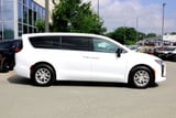 2027 Chrysler Pacifica - Preview 4