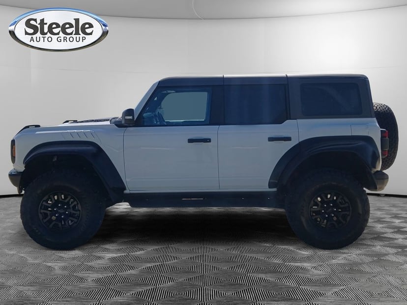 2023 Ford Bronco - Image 3