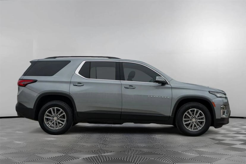 2023 Chevrolet Traverse - Image 1