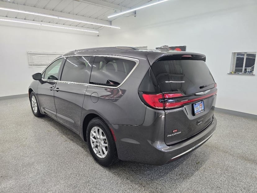 2022 Chrysler Pacifica - Image 3