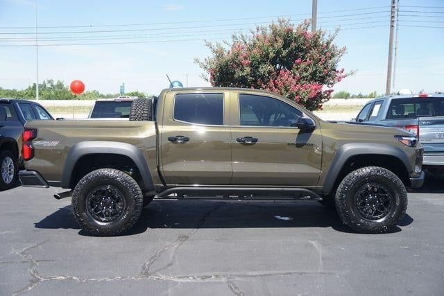 2025 Chevrolet Colorado - Image 2