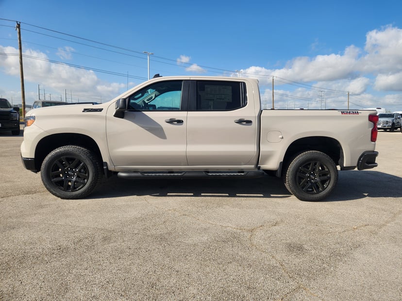 2026 Chevrolet Silverado 1500 - Image 2
