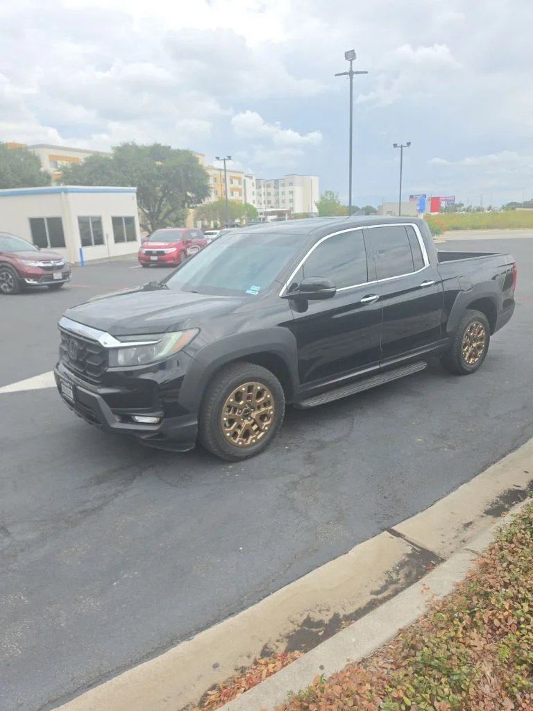 2021 Honda Ridgeline - Image 1
