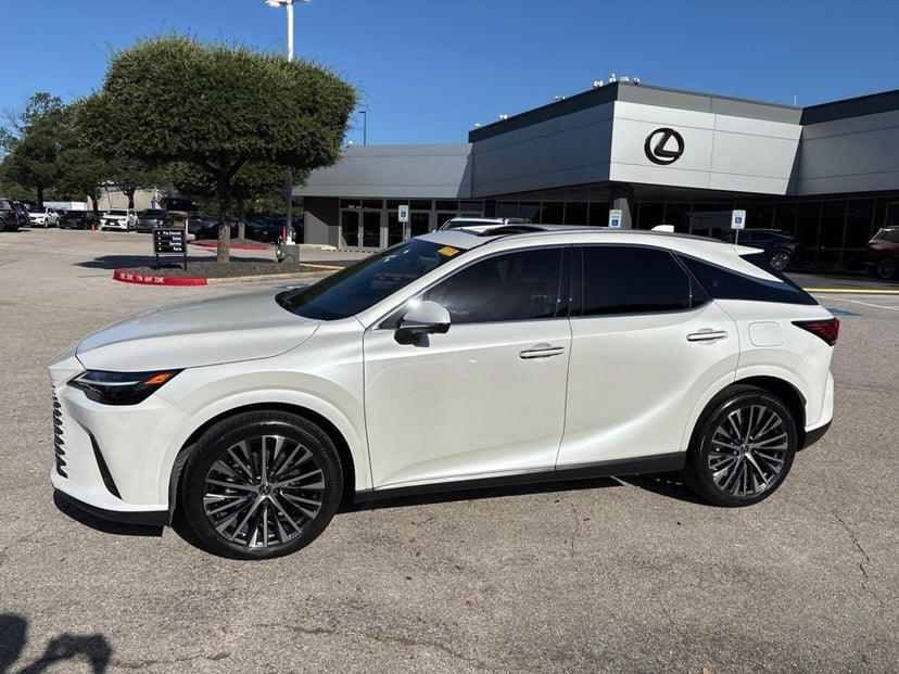 2023 Lexus RX - Image 2