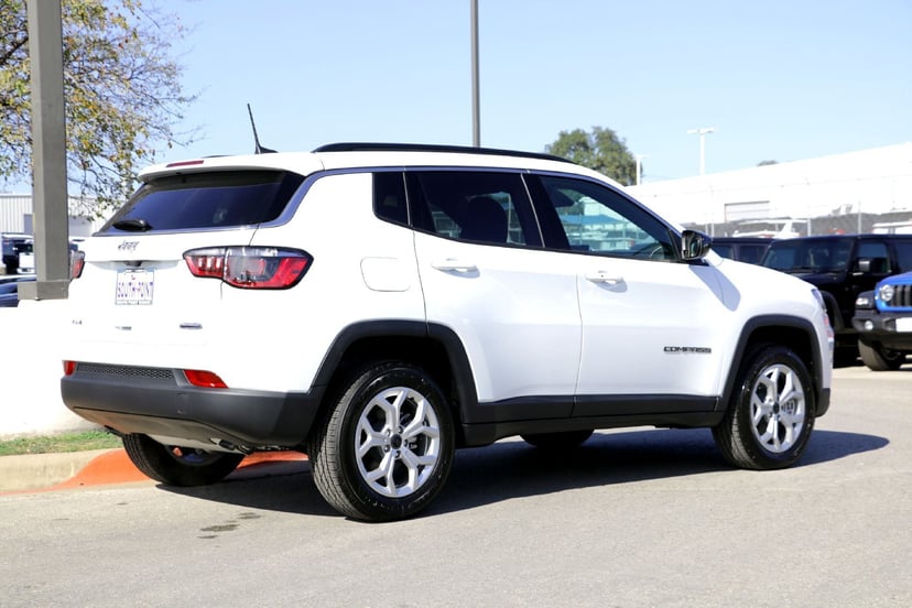 2026 Jeep Compass - Image 2