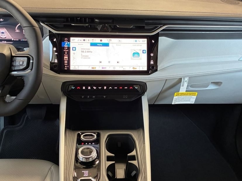 2026 Jeep Cherokee - Image 2