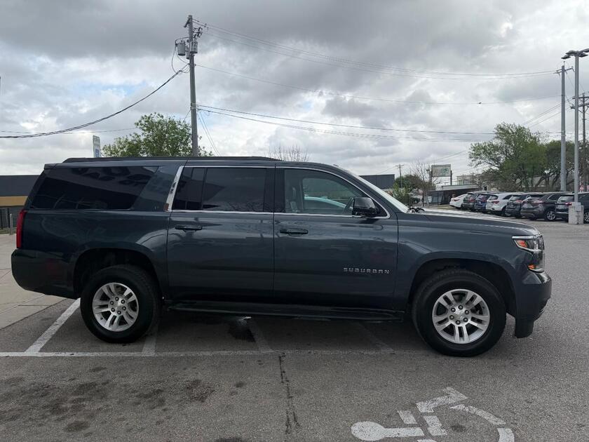 2020 Chevrolet Suburban - Image 3
