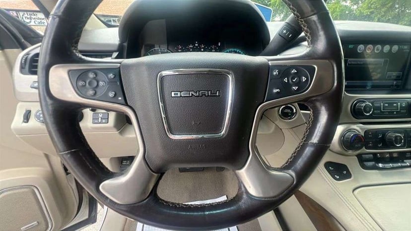 2019 GMC Yukon XL - Image 3