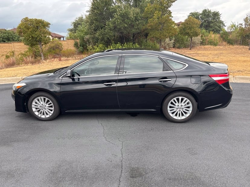 2014 Toyota Avalon - Image 1