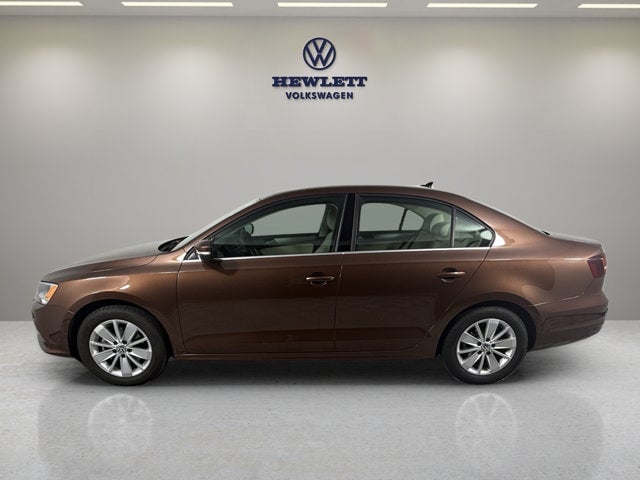 2016 Volkswagen Jetta - Image 2