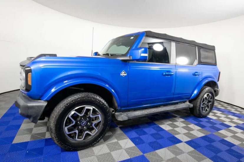 2022 Ford Bronco - Image 1