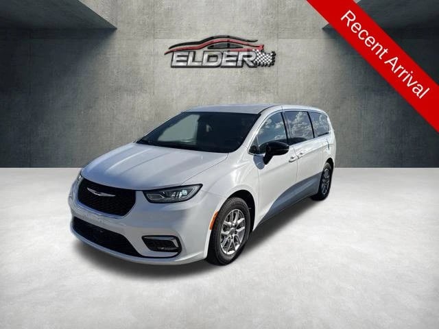 2025 Chrysler Pacifica - Image 1