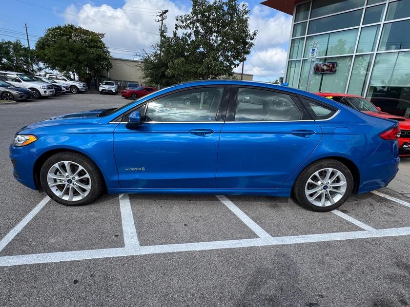 2019 Ford Fusion Hybrid - Image 2