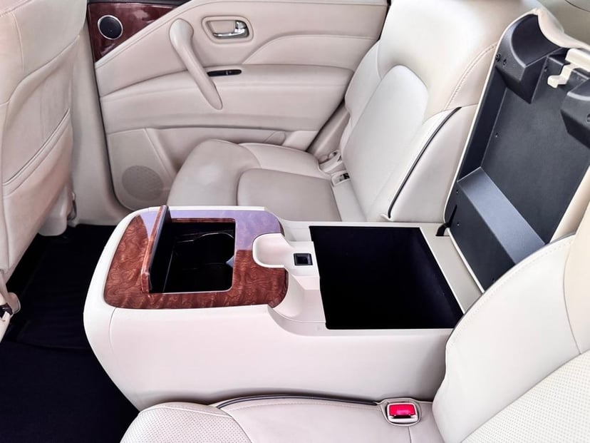 2019 Infiniti QX80 - Image 3