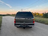 2002 Chevrolet Suburban - Preview 7