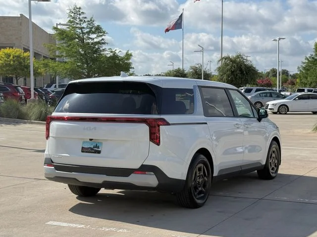 2026 Kia Carnival - Image 2