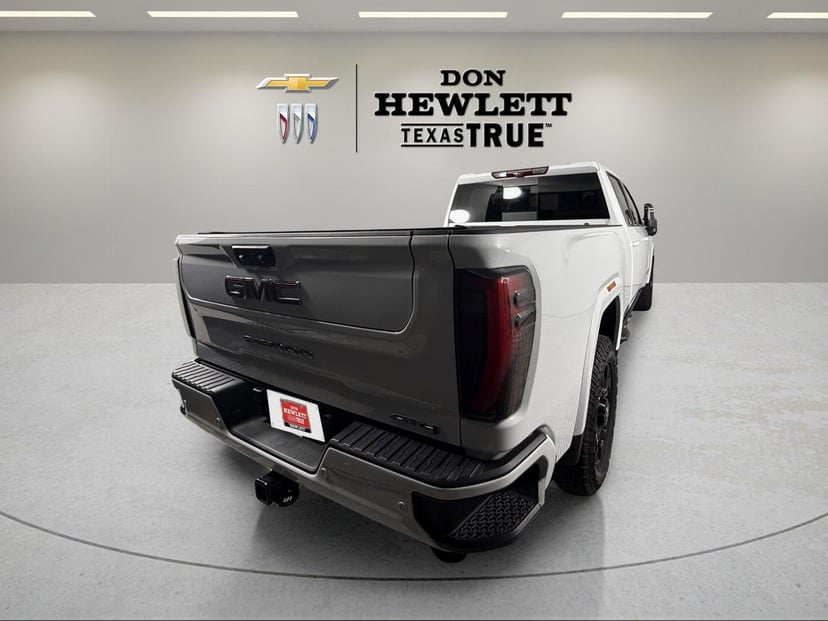 2024 GMC Sierra 2500 HD - Image 3