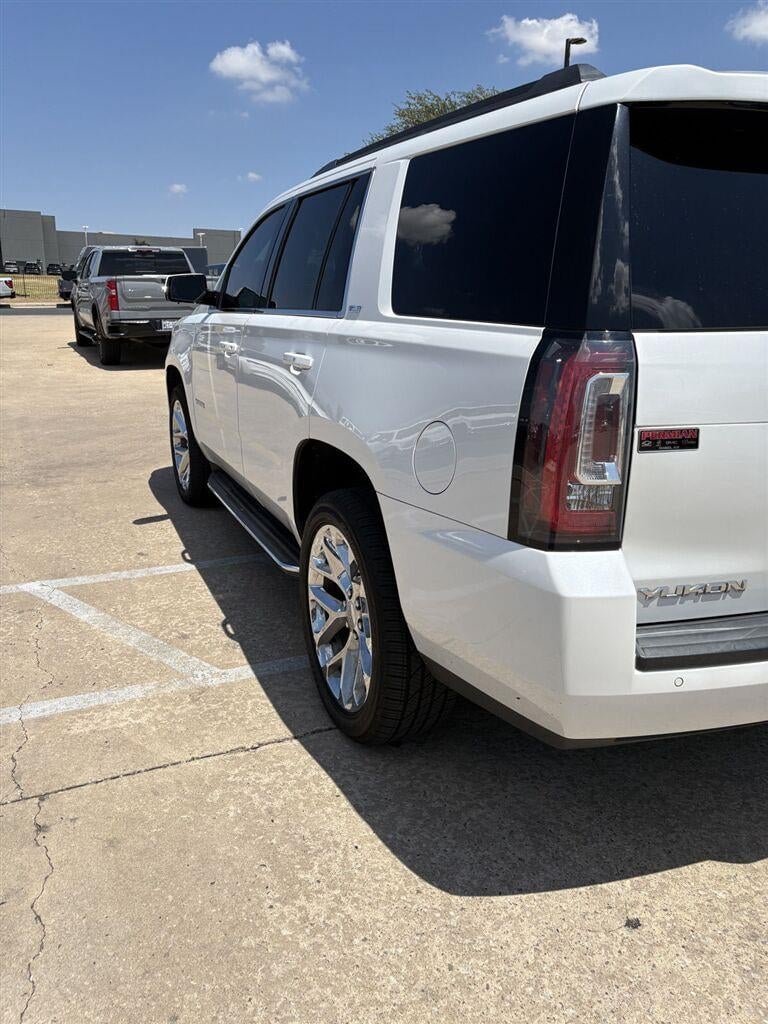 2019 GMC Yukon - Image 2