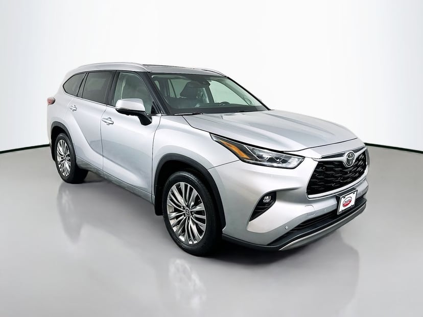 2024 Toyota Highlander - Image 1