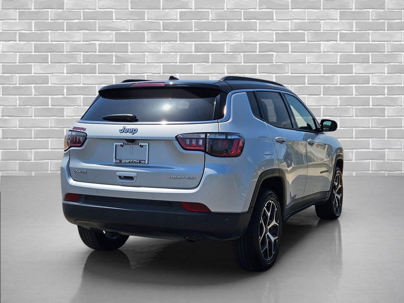 2025 Jeep Compass - Image 3
