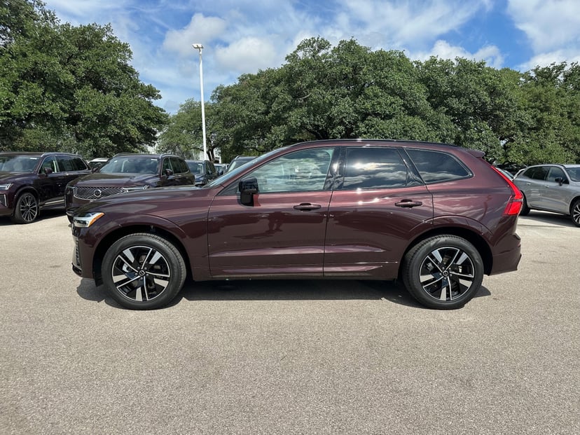 2026 Volvo XC60 - Image 2