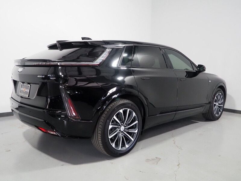 2024 Cadillac Lyriq - Image 3