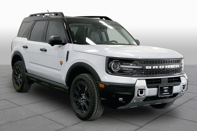 2026 Ford Bronco - Image 3