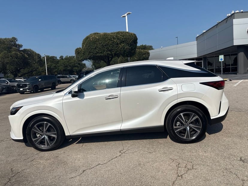 2026 Lexus RX - Image 2