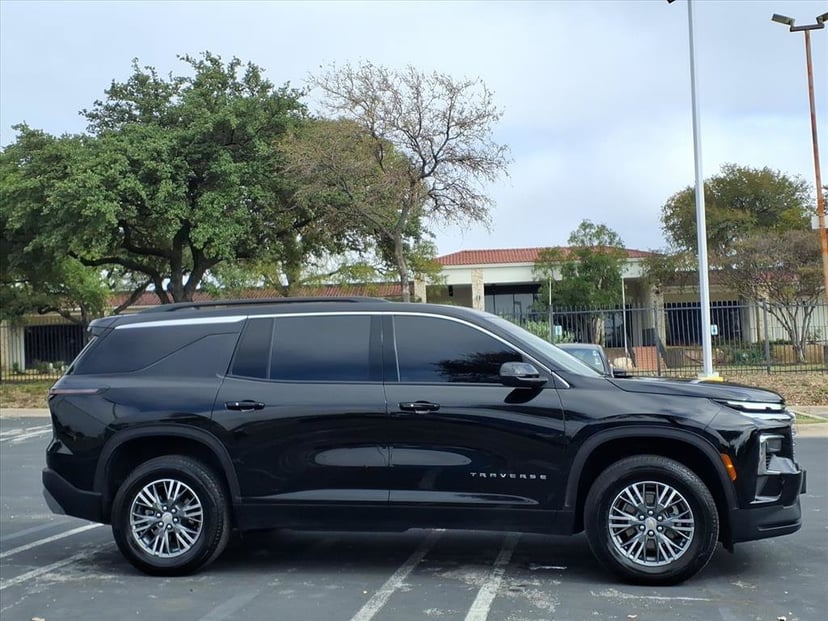 2025 Chevrolet Traverse - Image 1