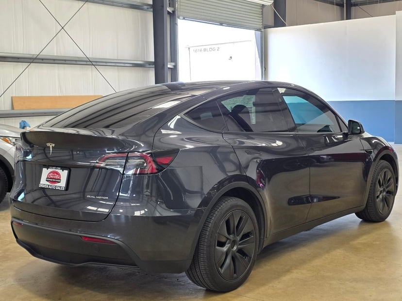 2025 Tesla Model Y - Image 3