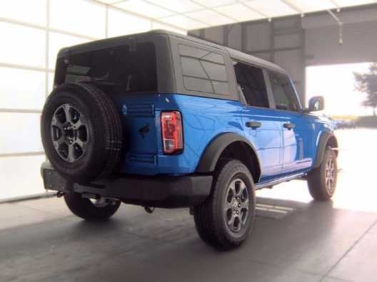 2025 Ford Bronco - Image 3
