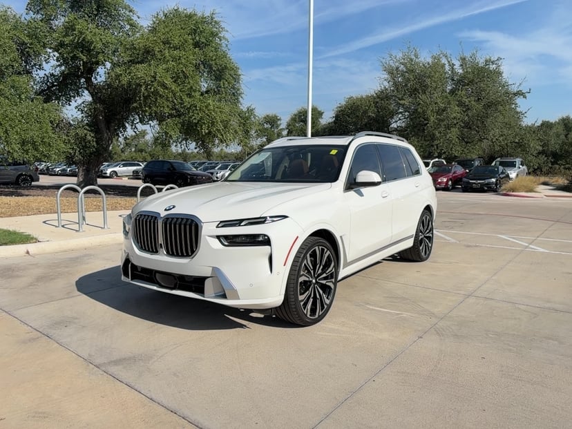 2024 BMW X7 - Image 1